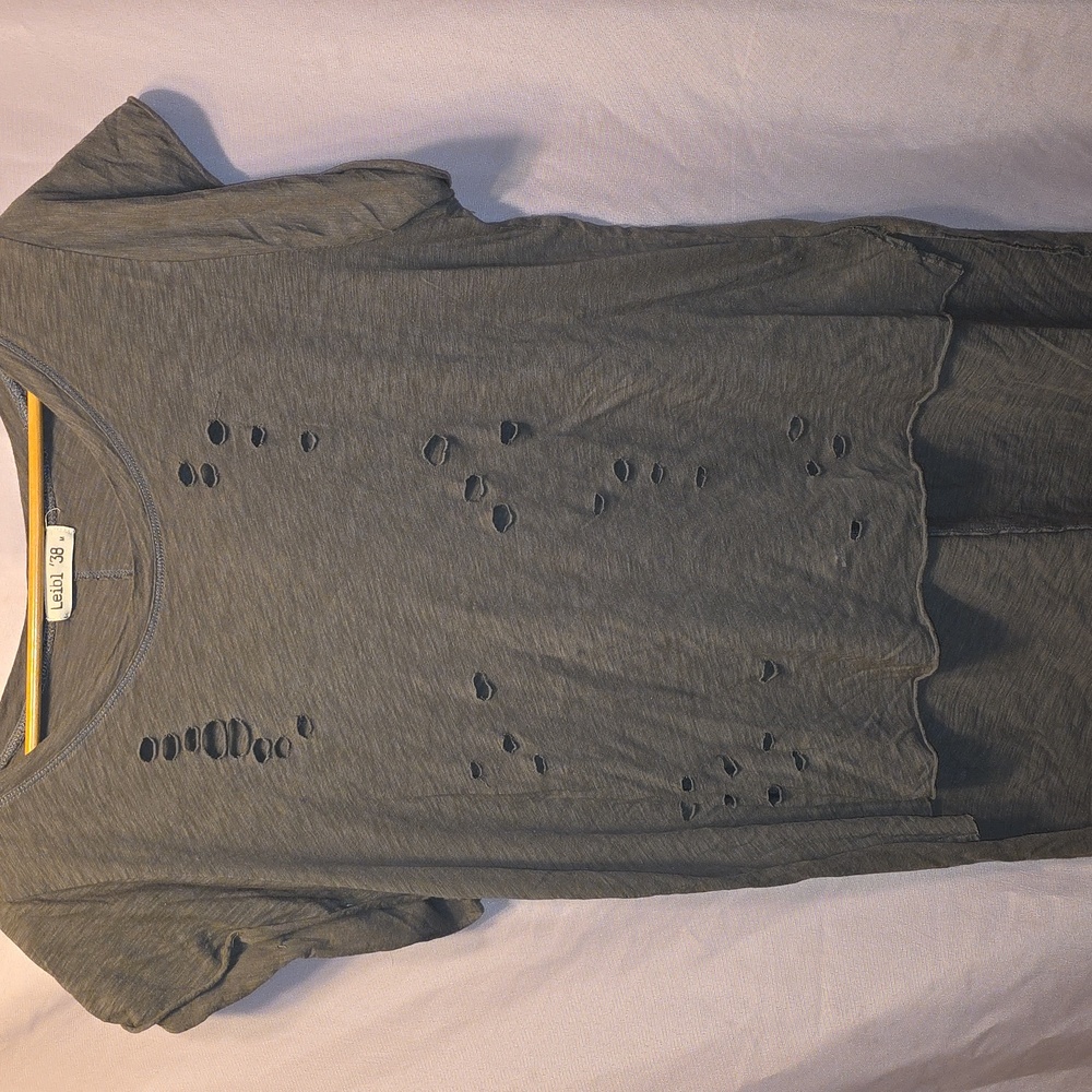 leibl '38 Gray Women's Short Sleeve Tee Size Medium (Janni #17)
